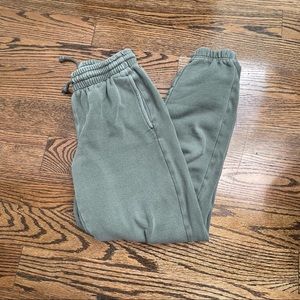 Aritzia TNA sweatpants
